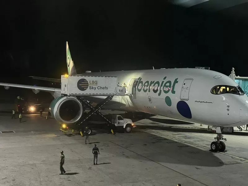 Avin de Iberojet en pista. 