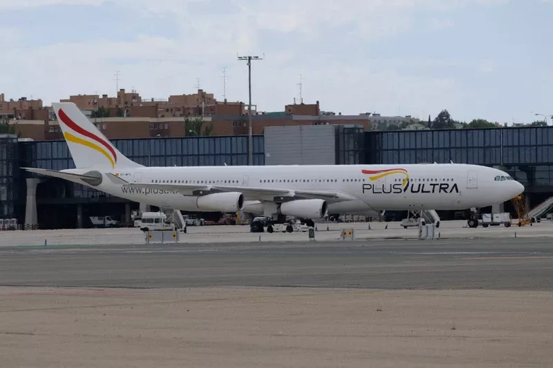 A340-300, uno de los pocos aviones que ten�a la pol�mica Plus Ultra cuando fue rescatada. Foto: Antonio Camarasa