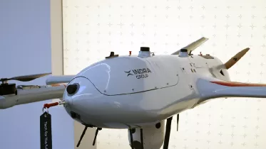 Dron con la inscripci�n de Indra Group. Foto: Indra Group