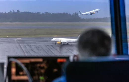 Imagen de archivo de una torrre de control a�reo de Enaire. Foto: Enaire