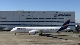Boeing 787-9 de LATAM Airlines en tierra.