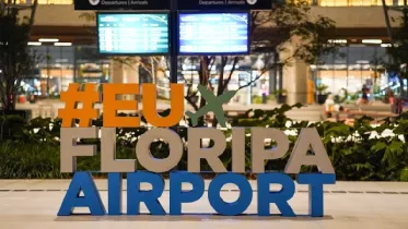 Cartel del Aeropuerto Internacional Herc�lio Luz (FLN), conocido como Floripa Airport, principal aeropuerto que sirve a Florian�polis y a la regi�n sur del estado de Santa Catarina, Brasil.