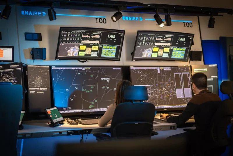 Controladores aéreos de Enaire en el Centro de Control de Madrid. Foto: Enaire Controladores aéreos de Enaire en el Centro de Control de Madrid. Foto: Enaire
