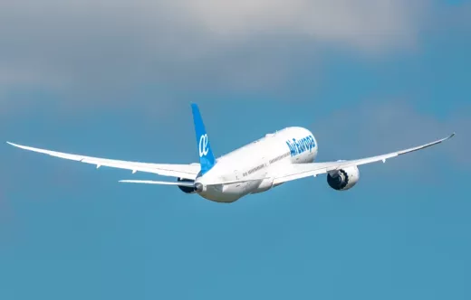 Despegue de un Boeing Dreamliner de Air Europa.