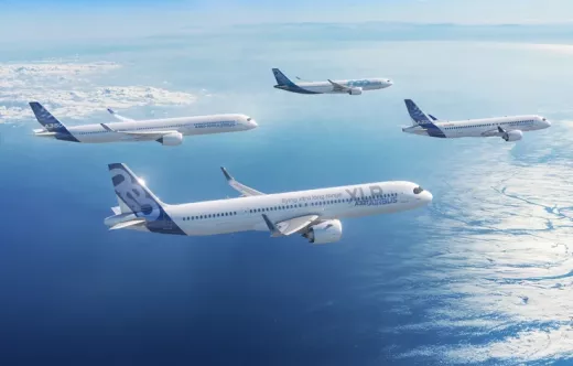 Varios modelos de aviones comerciales de Airbus en vuelo. Foto: Airbus