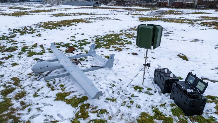 UAV VTOL de ala fija ZEUS de Ekolot Aerospace & Defense.