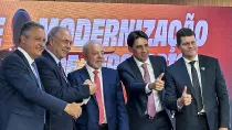 El acto de presentaci�n cont� con la presencia del presidente de la Rep�blica Federativa de Brasil, Luiz In�cio Lula da Silva; Rui Costa, ministro jefe de la Casa Civil de Brasil; Aloizio Mercadante, presidente del BNDES; y S�lvio Costa Filho, ministro de Puertos y Aeropuertos de Brasil; junto a Santiago Yus, director presidente de Aena Brasil.