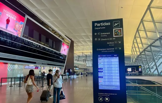 Tecnolog�a Navilens de accesibilidad en el Aeropuerto de Carrasco.