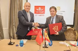 M. Amine El Farissi (vicepresidente de RAM en Europa) con Sr. Mohamed Chaib Akdhim (presidente de la Fundaci�n Ibn Battuta).