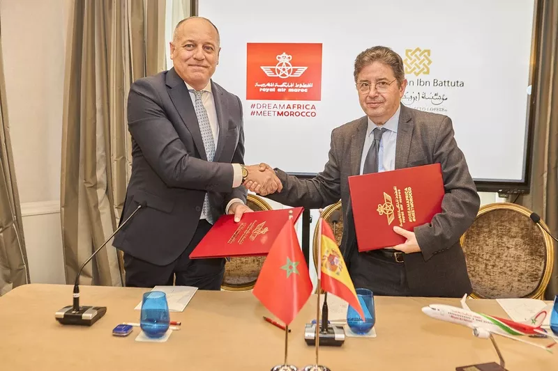 M. Amine El Farissi (vicepresidente de RAM en Europa) con Sr. Mohamed Chaib Akdhim (presidente de la Fundaci�n Ibn Battuta).