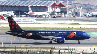 El A320 matrícula 00-SNJ rodando por el aeropuerto de Madrid-Barajas. Foto: Julio Maiz Gutíerrez El A320 matrícula 00-SNJ rodando por el aeropuerto de Madrid-Barajas. Foto: Julio Maiz Gutíerrez