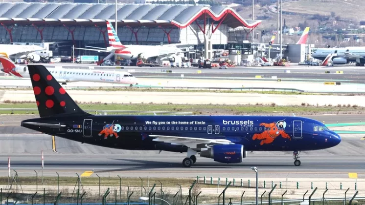 El A320 matr�cula 00-SNJ rodando por el aeropuerto de Madrid-Barajas. Foto: Julio Maiz Gut�errez