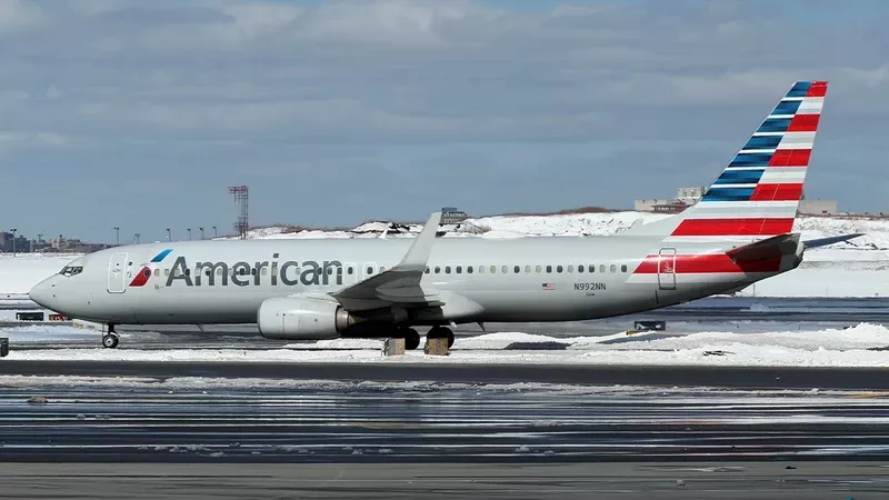 El vuelo AA2949 llega al Aeropuerto LaGuardia procedente de Dallas Fort Worth (DFW), la primera llegada de American Airlines tras la tormenta invernal Hernando. Foto: American Airlines