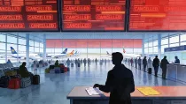 Ilustraci�n generada con IA sobre cancelaciones de aviones en aeropuertos.