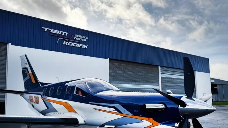 Este es uno de los seis TBM 980 que han llegado a EE. UU. desde el lanzamiento de la nueva versi�n TBM el 15 de enero. Se utilizar� como avi�n de demostraci�n de Daher Aircraft, con base en las instalaciones de la compa��a en Pompano Beach, Florida. Foto: Daher