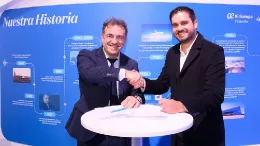 Momento de la firma del acuerdo de c�digo compartido entre Air Europa y SKY Airline. Foto: Air Europa