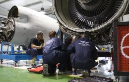 Alumnos de Aviation Group en sus instalaciones. Foto: Aviation Group