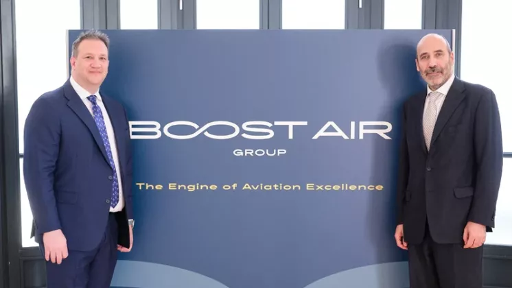 Fernando Morales, presidente del Consejo de Administraci�n, y Miguel Angel Morell, director general de Boost Air.