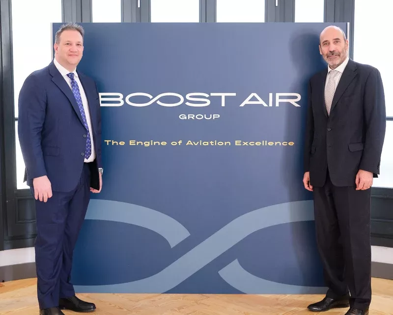 Fernando Morales, presidente del Consejo de Administraci�n, y Miguel Angel Morell, director general de Boost Air.