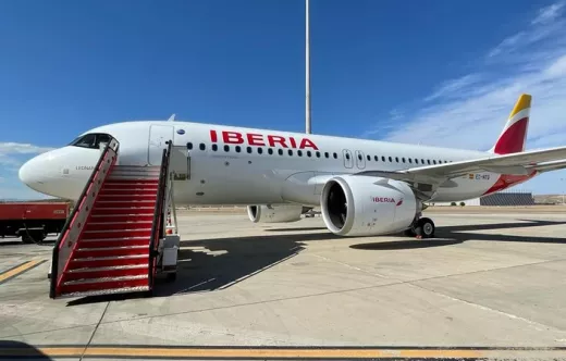 Avi�n de Iberia en pista. Foto: Iberia