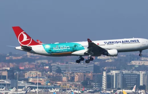 El A330-300 de Turkish Airlines, matricula TC-LNF, aterrizando en Madrid-Barajas. Foto: Julio Ma�z