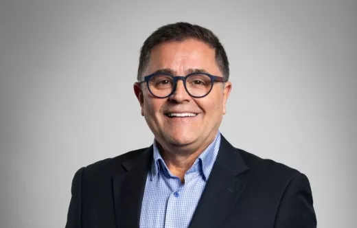 Antonio Carlos Garc�a, exvicepresidente ejecutivo de Finanzas y Relaciones con los Inversores de Embraer, quien asumir� los cargos de vicepresidente, director financiero y director de Relaciones con los Inversores.