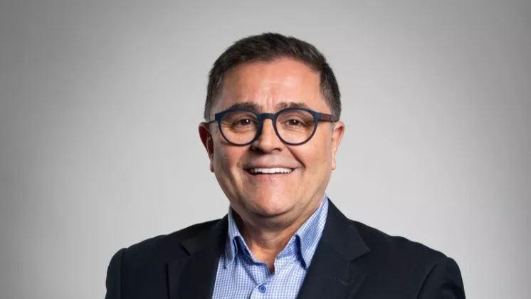 Antonio Carlos Garc�a, exvicepresidente ejecutivo de Finanzas y Relaciones con los Inversores de Embraer, quien asumir� los cargos de vicepresidente, director financiero y director de Relaciones con los Inversores.