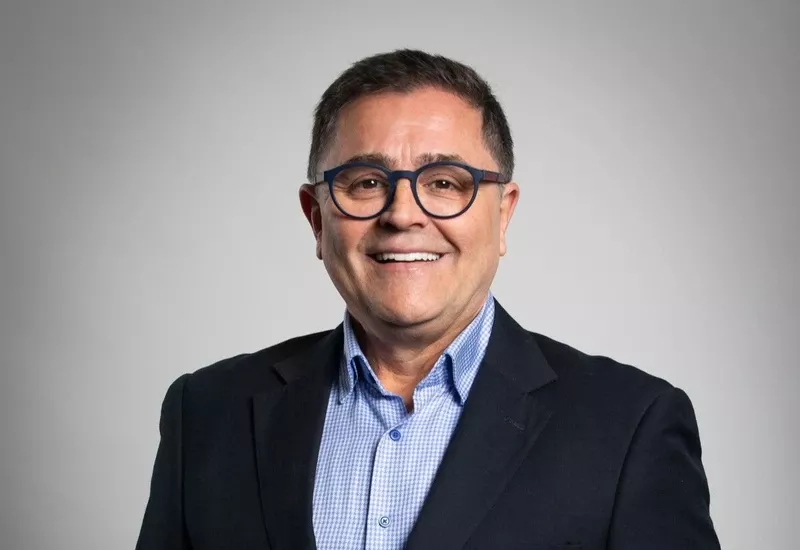 Antonio Carlos Garc�a, exvicepresidente ejecutivo de Finanzas y Relaciones con los Inversores de Embraer, quien asumir� los cargos de vicepresidente, director financiero y director de Relaciones con los Inversores.