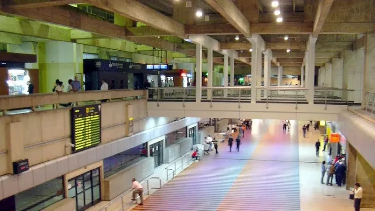 Interior del Aeropuerto Internacional Sim�n Bol�var de Maiquet�a.