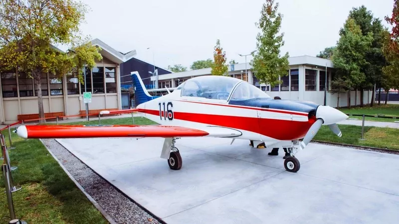 T-35 Pillan donado por la Fuerza A�rea de Chile a INACAP.