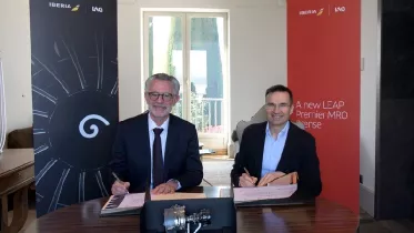 Momento de la firma del acuerdo de Iberia y CFM International. Foto: Iberia