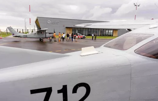 Aeronaves participantes en la jornada de puertas abiertas en el Aeropuerto de Paysand�.