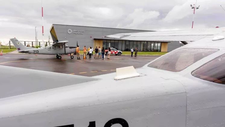 Aeronaves participantes en la jornada de puertas abiertas en el Aeropuerto de Paysand�.