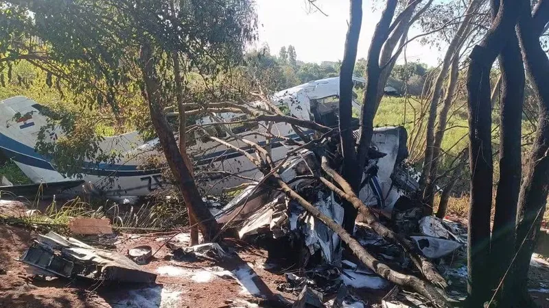 Cessna 402B (matr�cula ZP-BEE) accidentado. Foto: ABC Color