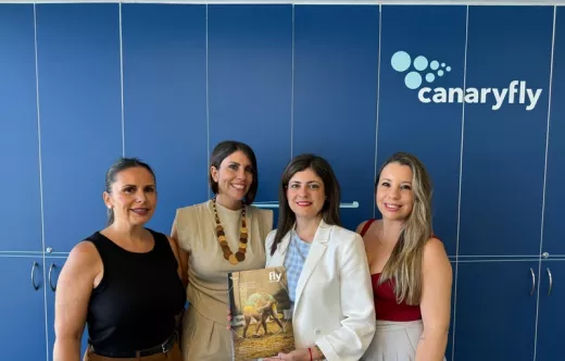 Foto de grupo de la presentaci�n de la revista Fly Magazine de Canaryflay. Foto: Canaryflay