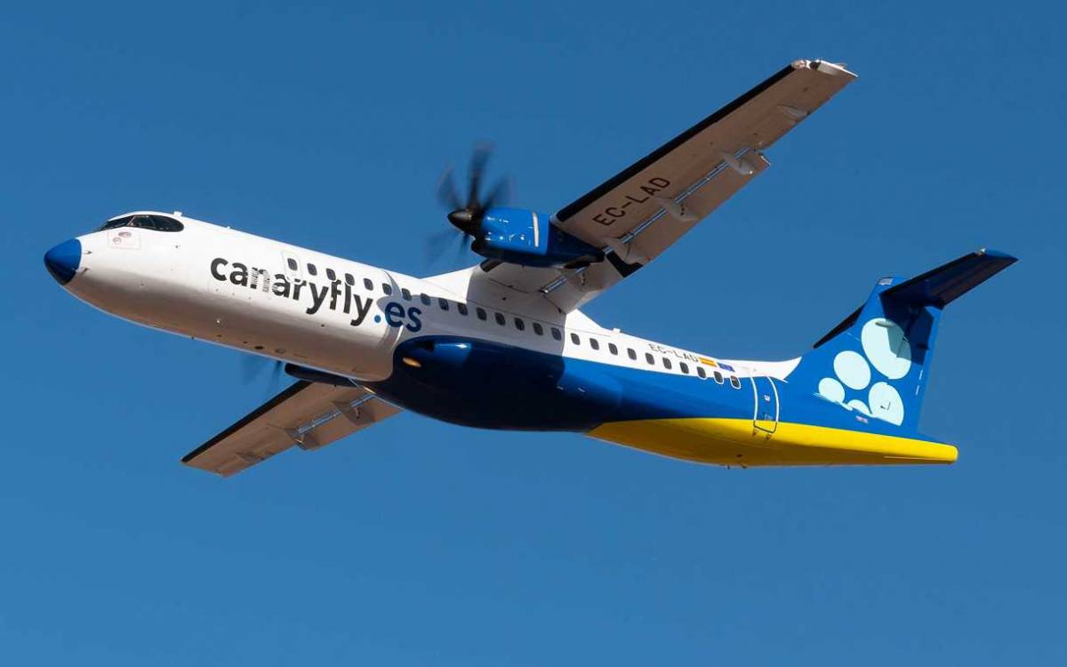 Aeronave de Canaryfly en vuelo.