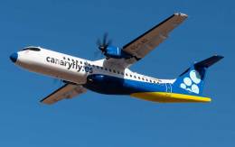Aeronave de Canaryfly en vuelo.