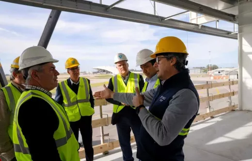 Integrantes de la Comisi�n de Transporte, Comunicaciones y Obras P�blicas de la C�mara de Representantes recorrieron las obras de la nueva terminal log�stica especializada en e-commerce. 