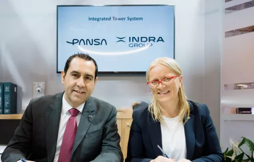 Momento de la firma del contrato entre la Agencia Polaca de Servicios de Navegaci�n A�rea (PANSA) e Indra Group. Foto: Indra