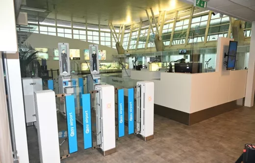 Pasarelas biom�tricas del Aeropuerto de Punta del Este.