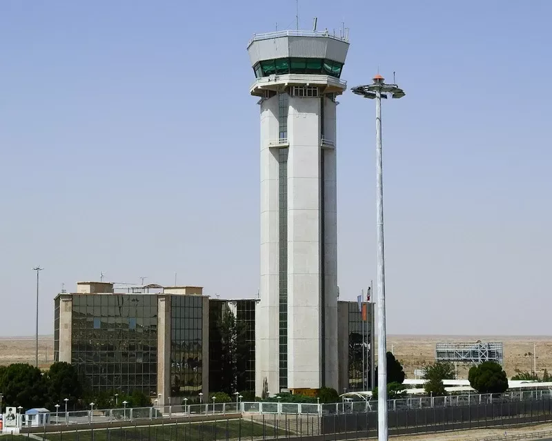 Torre de control del aeropuerto internacional Imán Khomeini. Torre de control del aeropuerto internacional Imán Khomeini.