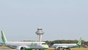 Aviones de Binter en pista. Foto: Binter