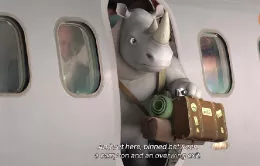 Fotograma del vídeo de la campaña de la IATA para concienciar a los pasajeros en caso de evacuaciones aéreas.