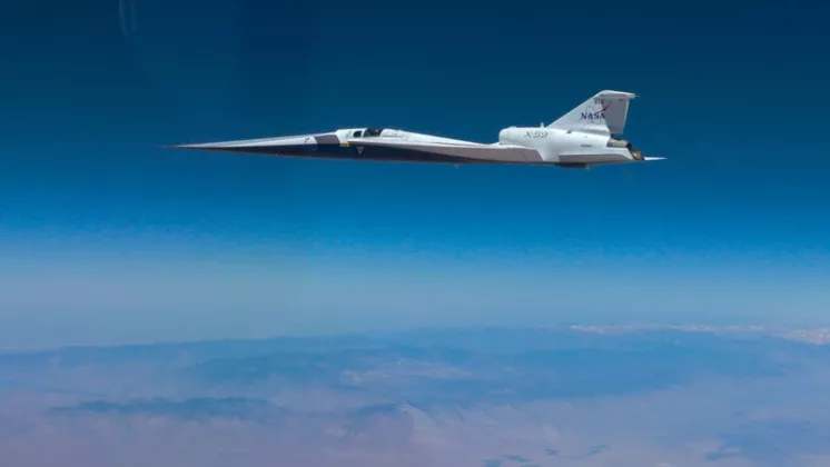 Avi�n experimental X-59 de la NASA en vuelo. Foto: NASA