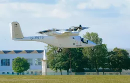 El prototipo final de eVTOL de Vertical Aerospace, Valo, completó su primer vuelo tripulado por el piloto de pruebas verticales Paul Stone, lo que supone un hito hacia la certificación. Foto: Vertical Aerospace