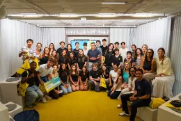 Foto de grupo de alumnos participantes en el programa STEAMing impulsado por Vueling y la Fundaci�n Princesa de Girona.