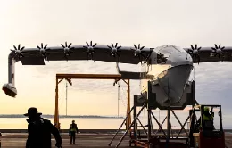 Prototipo a escala real Viceroy Seaglider, una plataforma eléctrica con capacidad para 12 pasajeros. Foto: Regent