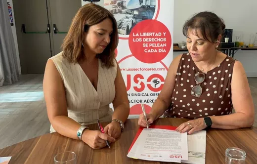 Momento de la firma del acuerdo entre los sindicatos USO y CITCP. Foto: USO