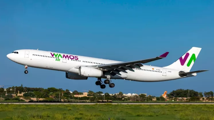 Avi�n de Wamos Air. 