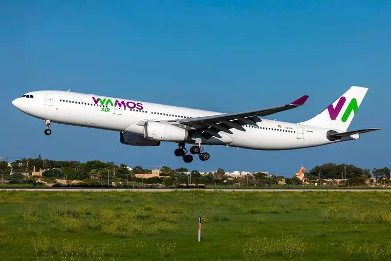 Avi�n de Wamos Air. 